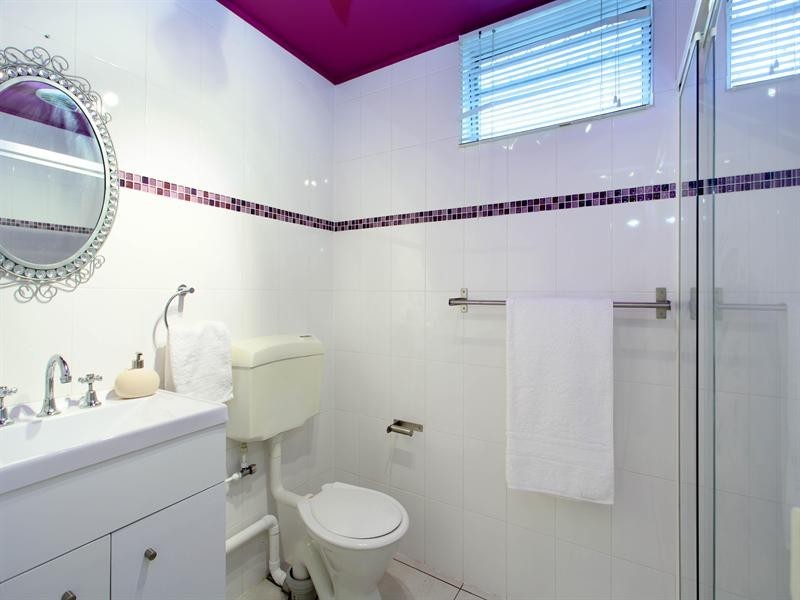 10 Ashburton Street, Chapel Hill QLD 4069