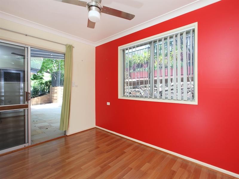 10 Ashburton Street, Chapel Hill QLD 4069