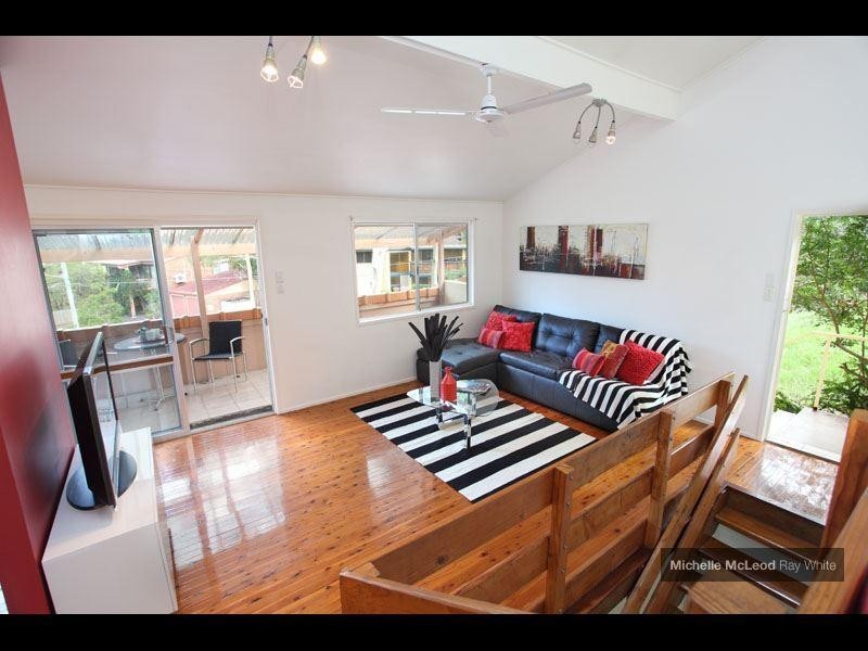 1 Kim Street, Chapel Hill QLD 4069