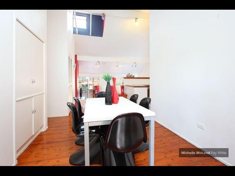 1 Kim Street, Chapel Hill QLD 4069