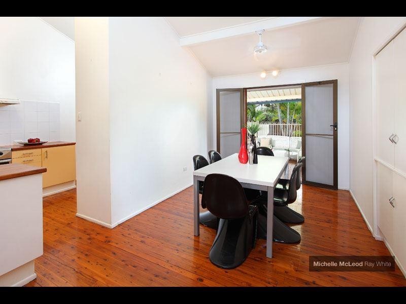 1 Kim Street, Chapel Hill QLD 4069