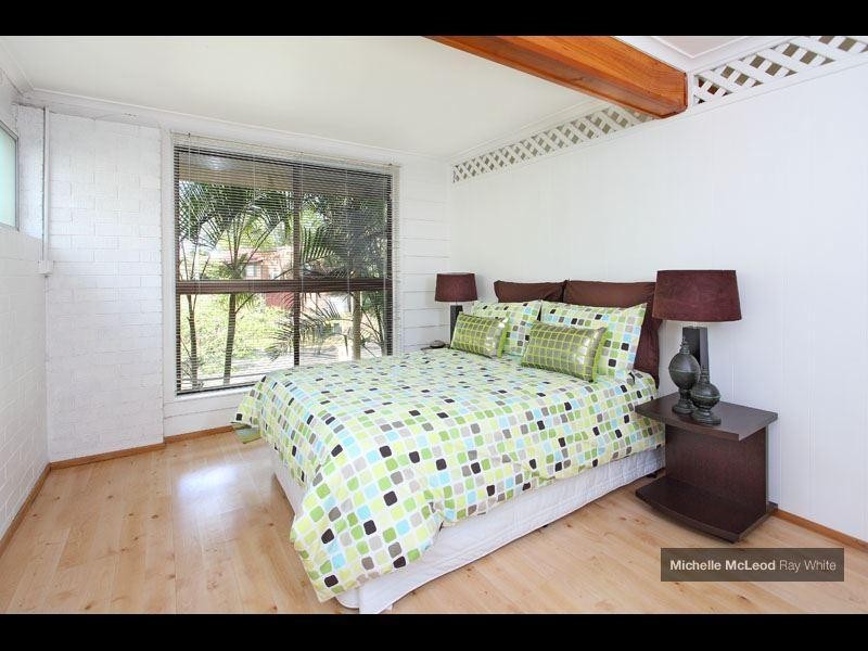 1 Kim Street, Chapel Hill QLD 4069