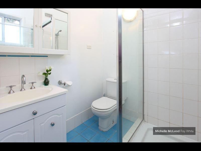 1 Kim Street, Chapel Hill QLD 4069