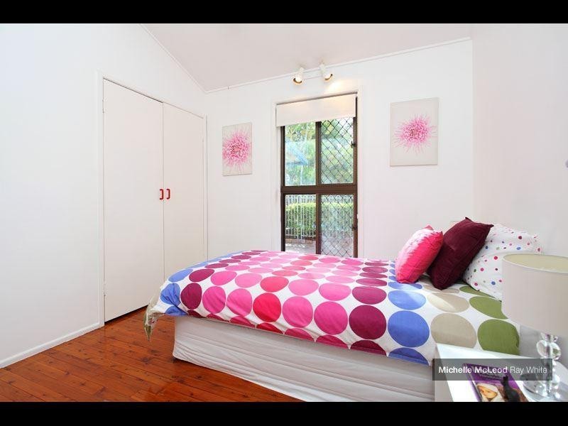 1 Kim Street, Chapel Hill QLD 4069