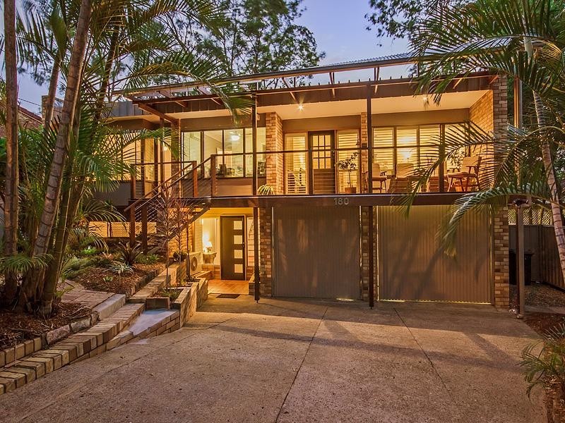 180 Burbong Street, Chapel Hill QLD 4069