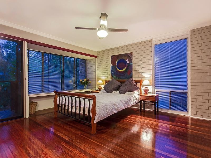 180 Burbong Street, Chapel Hill QLD 4069