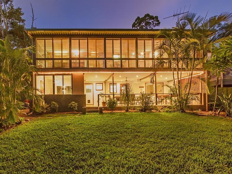 180 Burbong Street, Chapel Hill QLD 4069