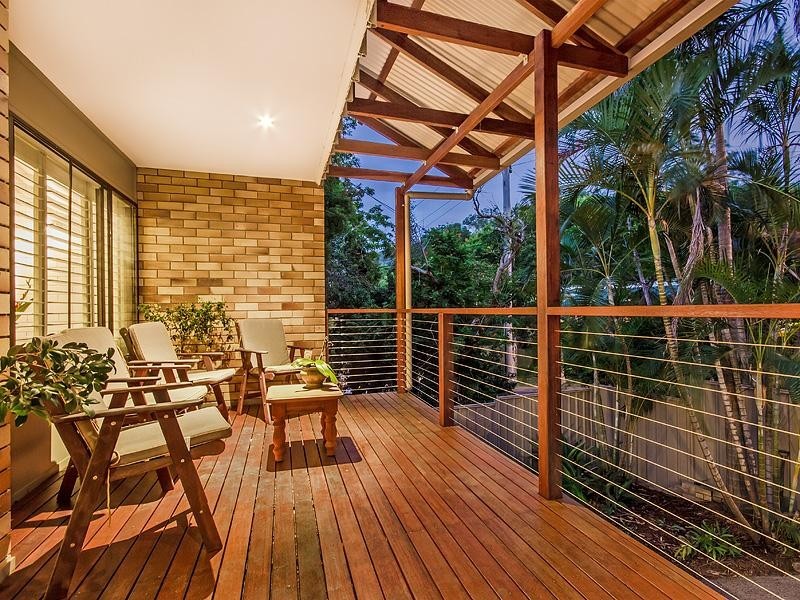 180 Burbong Street, Chapel Hill QLD 4069