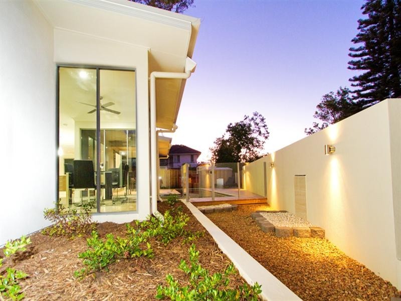 136 Hawken Drive, St Lucia QLD 4067