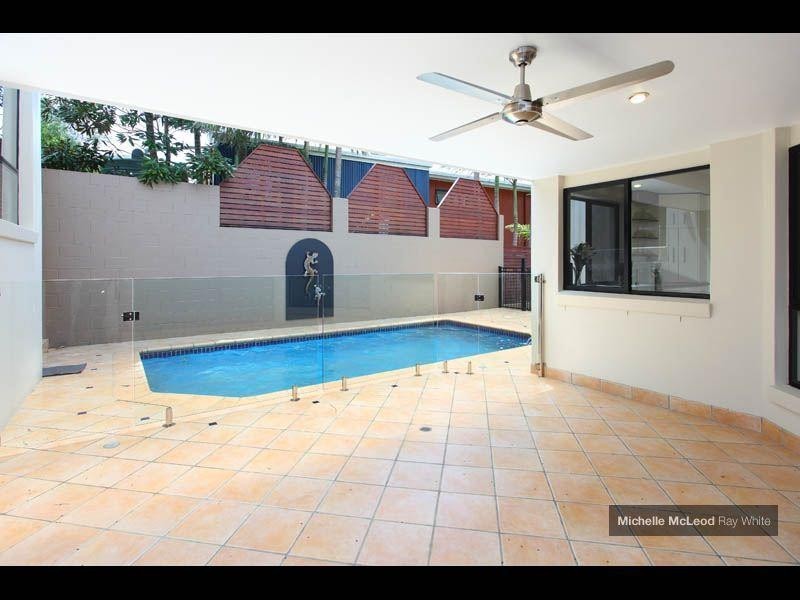 21 Carissa Place, Chapel Hill QLD 4069