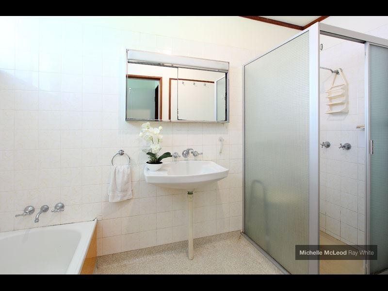 113 Burbong Street, Chapel Hill QLD 4069