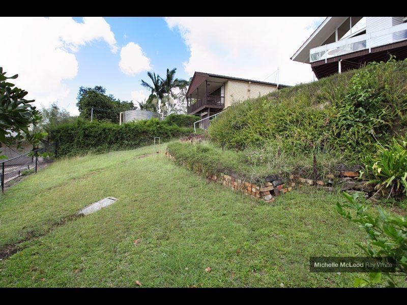 113 Burbong Street, Chapel Hill QLD 4069