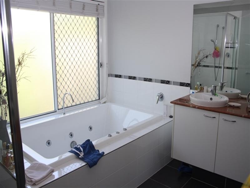 59 Lambert Road, Indooroopilly QLD 4068