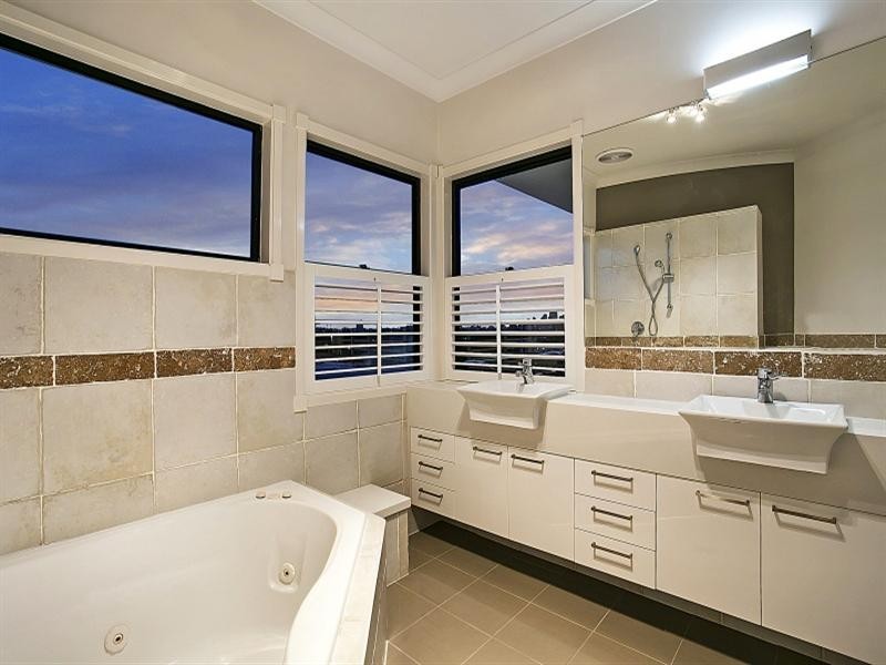 39 Victoria Street, Balmoral QLD 4171