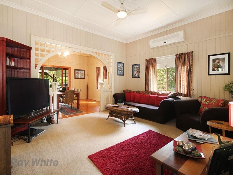 62 Disraeli Street, Indooroopilly QLD 4068