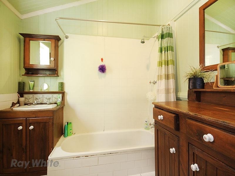 62 Disraeli Street, Indooroopilly QLD 4068