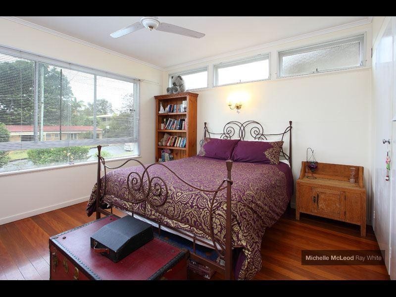 5 Euree Street, Kenmore QLD 4069