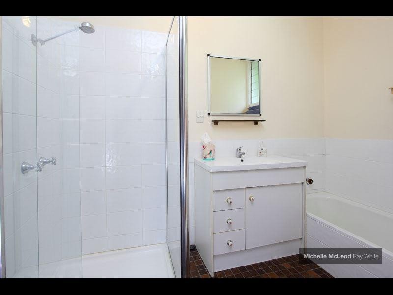 5 Euree Street, Kenmore QLD 4069