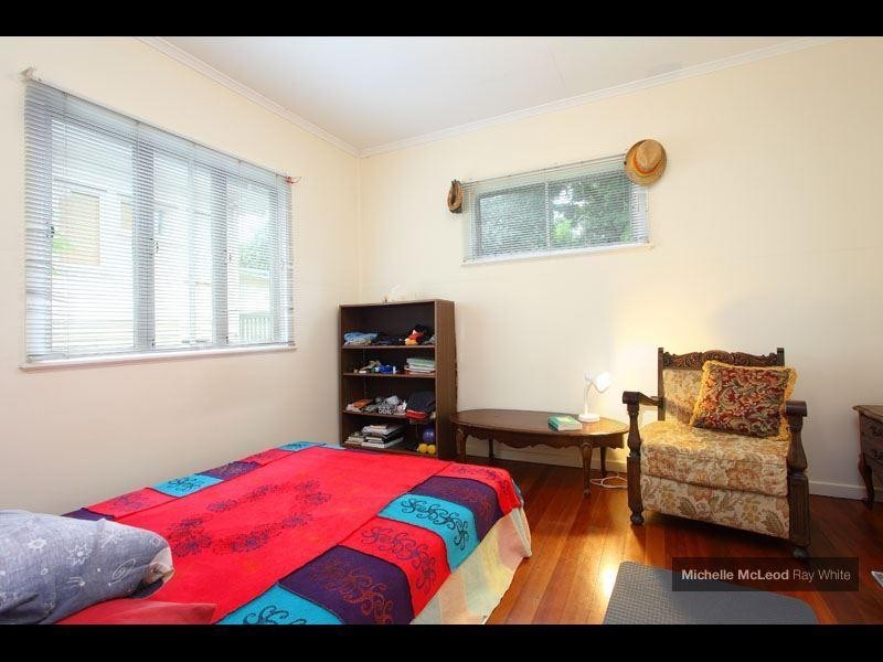 5 Euree Street, Kenmore QLD 4069