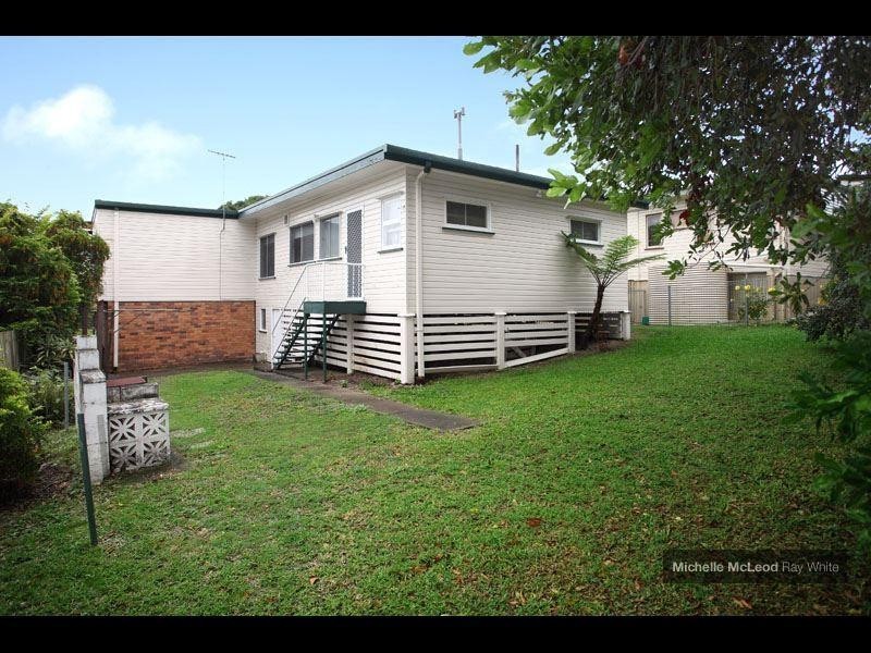 5 Euree Street, Kenmore QLD 4069