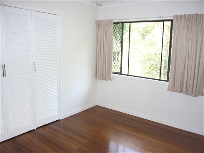 25 Rosewood Street, Bardon QLD 4065