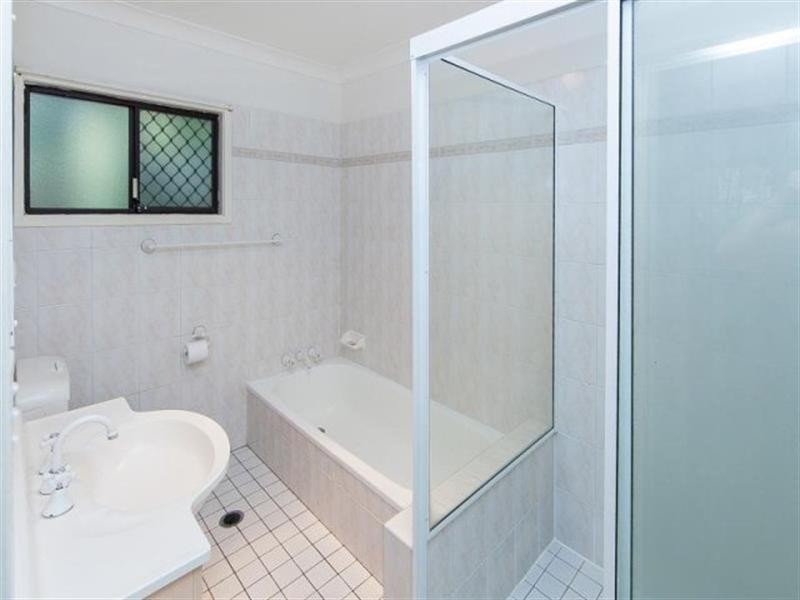 25 Rosewood Street, Bardon QLD 4065