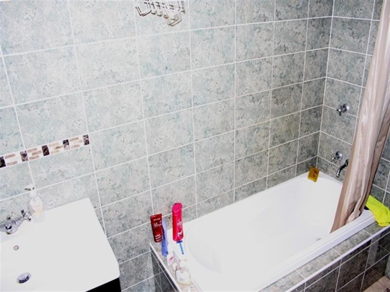 19 Coverdale Street, Indooroopilly QLD 4068