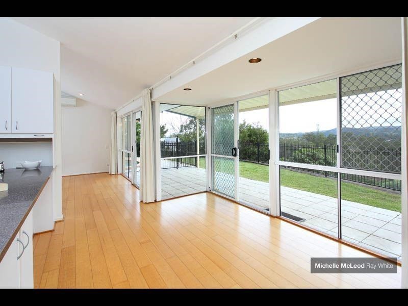 56 Bielby Road, Chapel Hill QLD 4069