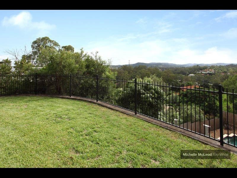 56 Bielby Road, Chapel Hill QLD 4069