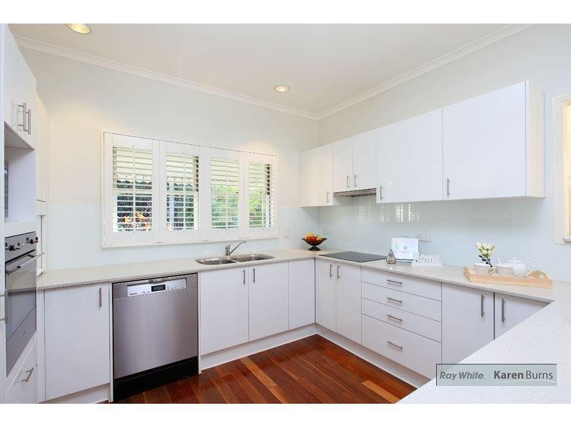 128 Ironbark Road, Chapel Hill QLD 4069