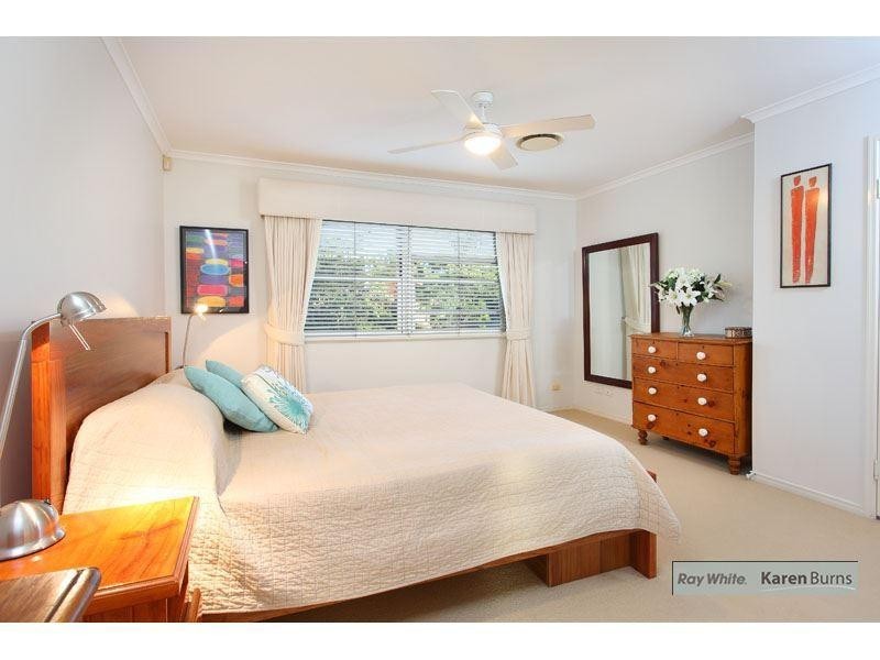 128 Ironbark Road, Chapel Hill QLD 4069