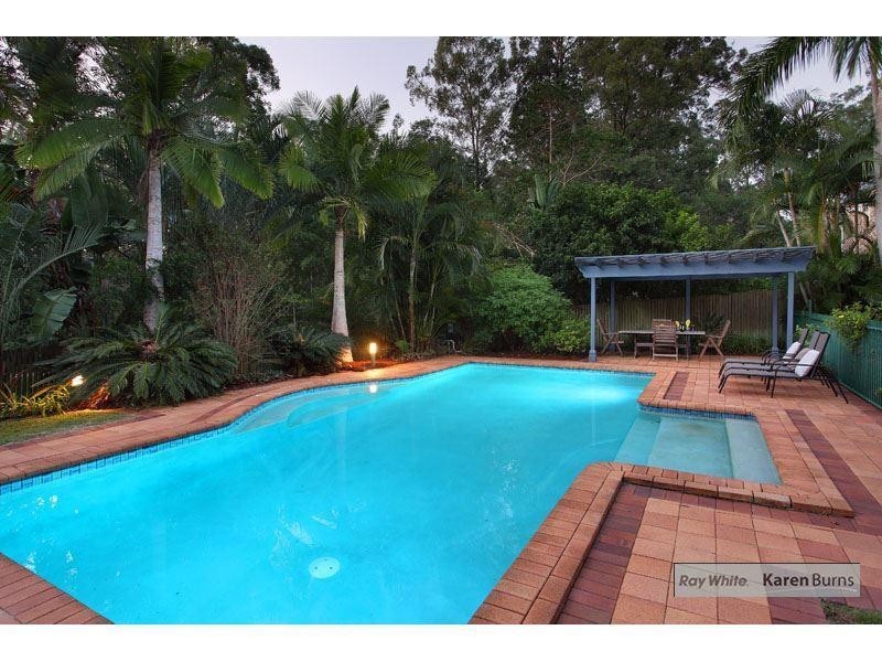 128 Ironbark Road, Chapel Hill QLD 4069