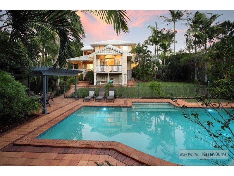 128 Ironbark Road, Chapel Hill QLD 4069