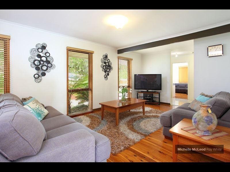 4 Moonah Street, Chapel Hill QLD 4069