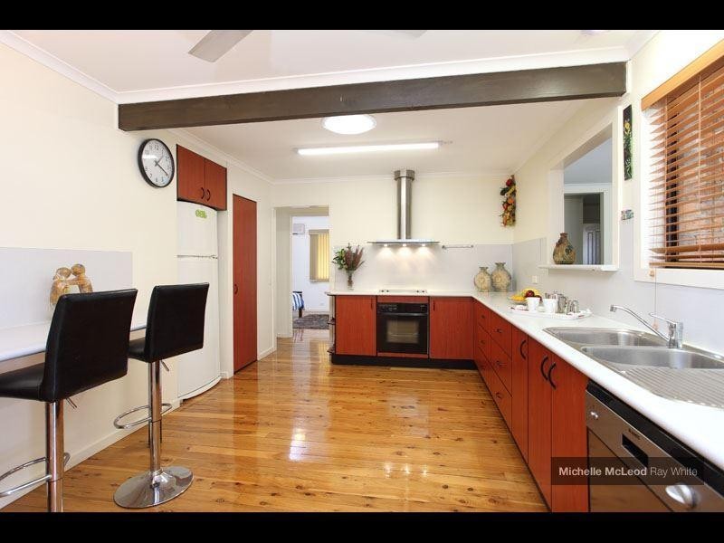 4 Moonah Street, Chapel Hill QLD 4069