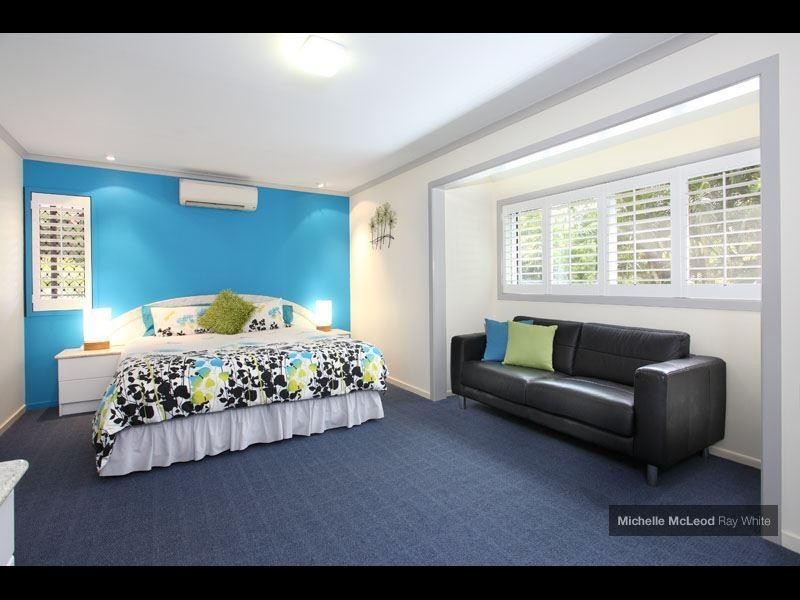 4 Moonah Street, Chapel Hill QLD 4069