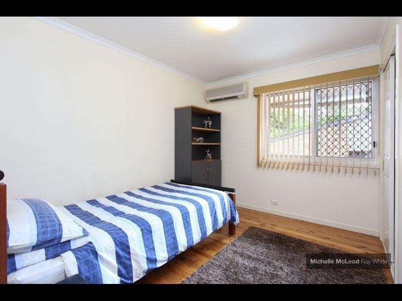4 Moonah Street, Chapel Hill QLD 4069