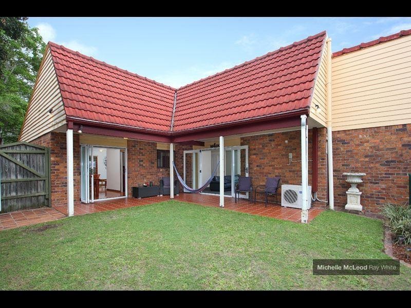 4 Moonah Street, Chapel Hill QLD 4069
