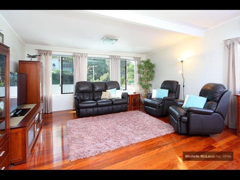 31 Norm Street, Kenmore QLD 4069