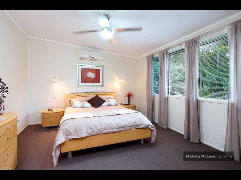 31 Norm Street, Kenmore QLD 4069