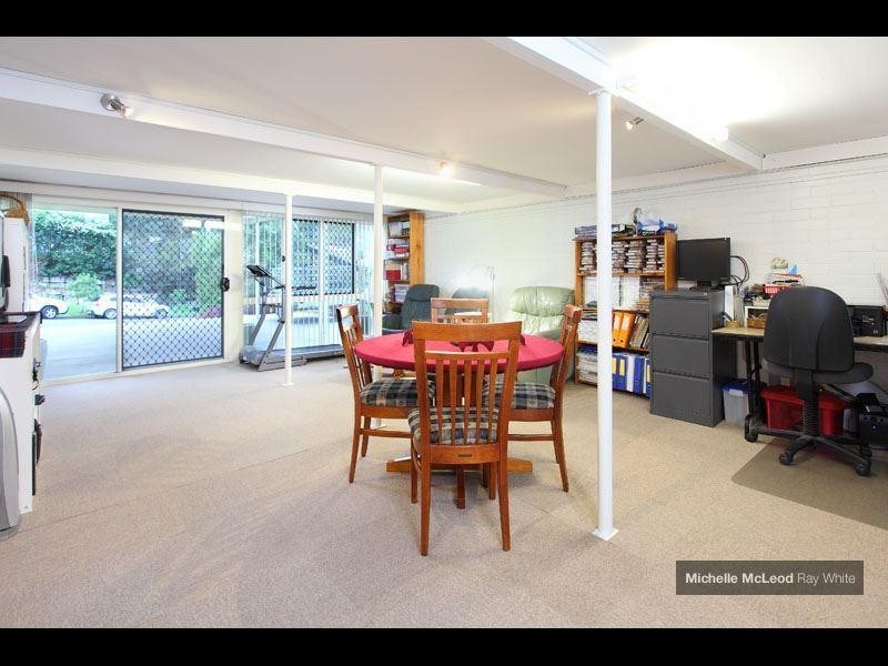 31 Norm Street, Kenmore QLD 4069