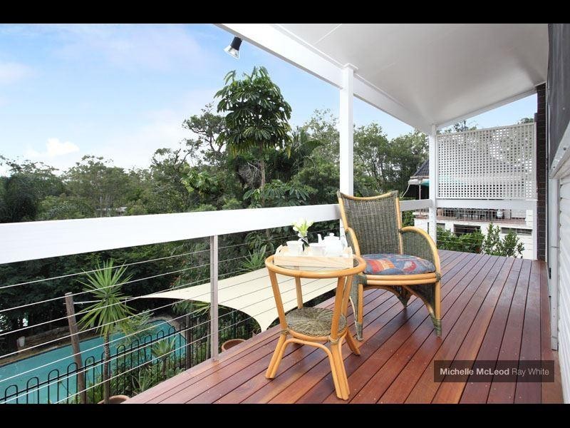 7 Sunset Road, Kenmore QLD 4069