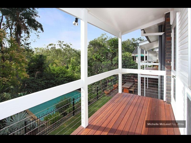 7 Sunset Road, Kenmore QLD 4069