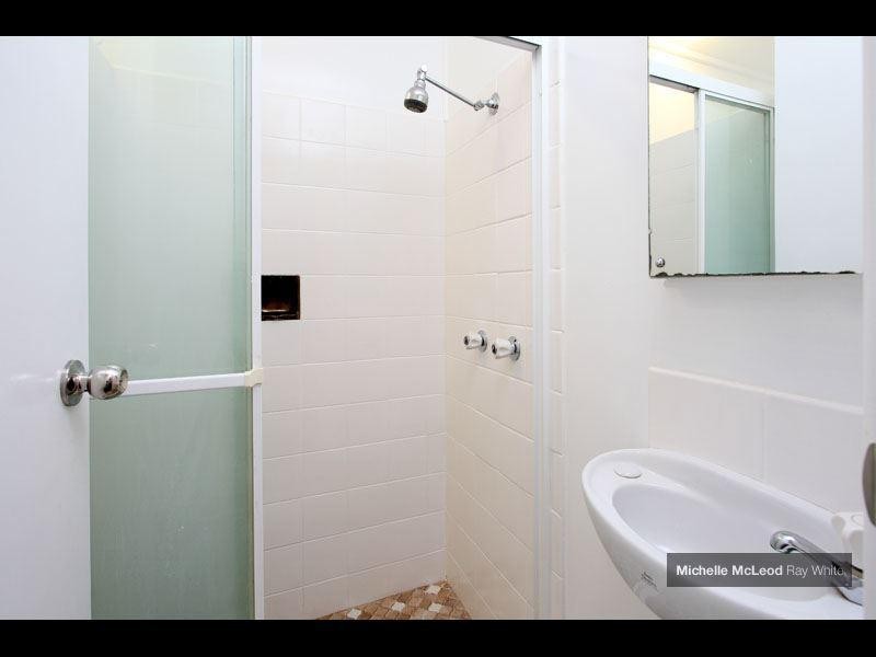 7 Sunset Road, Kenmore QLD 4069