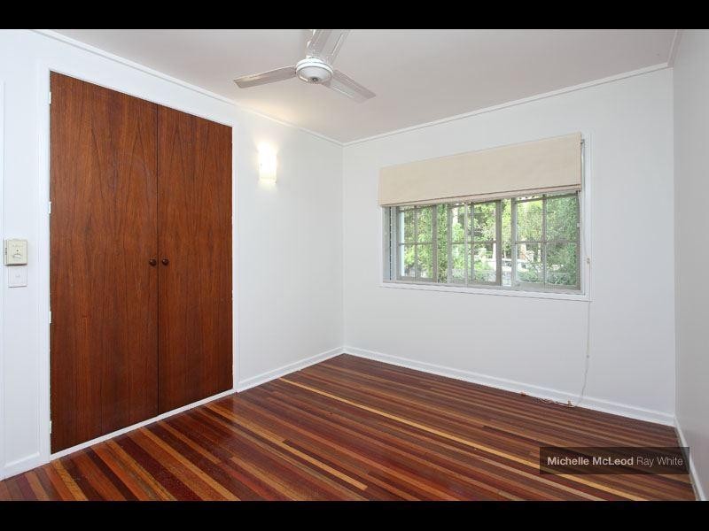 7 Sunset Road, Kenmore QLD 4069