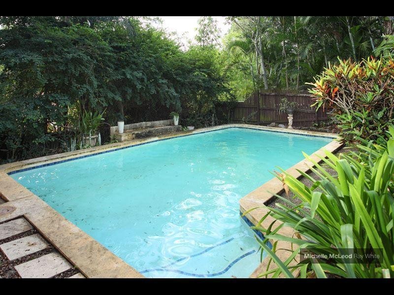 7 Sunset Road, Kenmore QLD 4069
