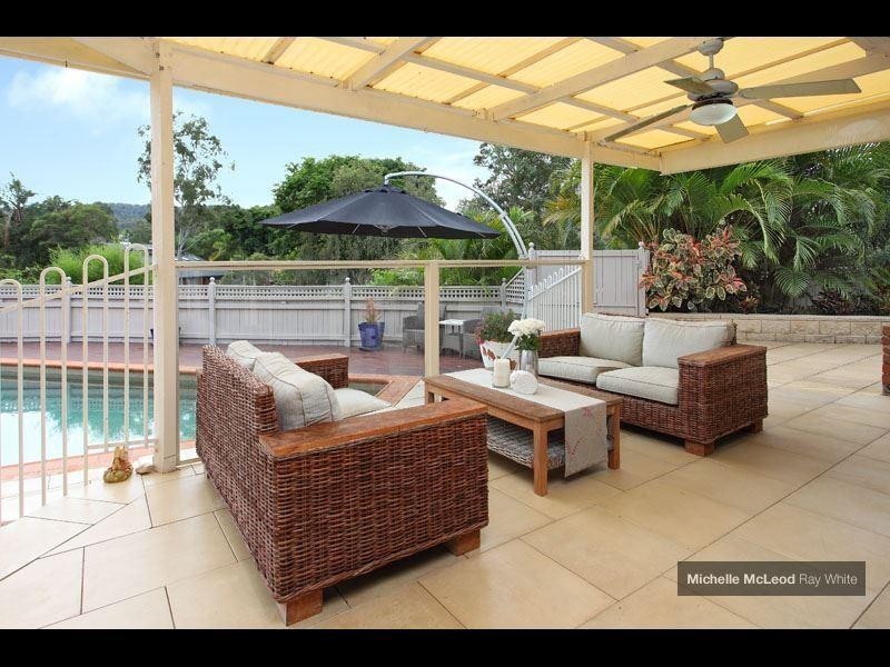 1 Tinbeerwah Place, Chapel Hill QLD 4069