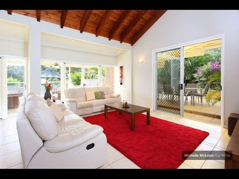 1 Tinbeerwah Place, Chapel Hill QLD 4069