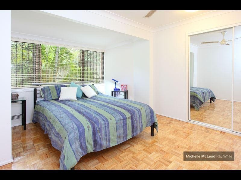 1 Tinbeerwah Place, Chapel Hill QLD 4069