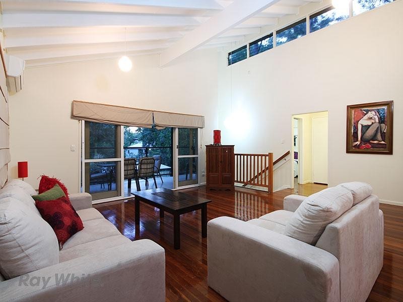 186 Burbong Street, Chapel Hill QLD 4069